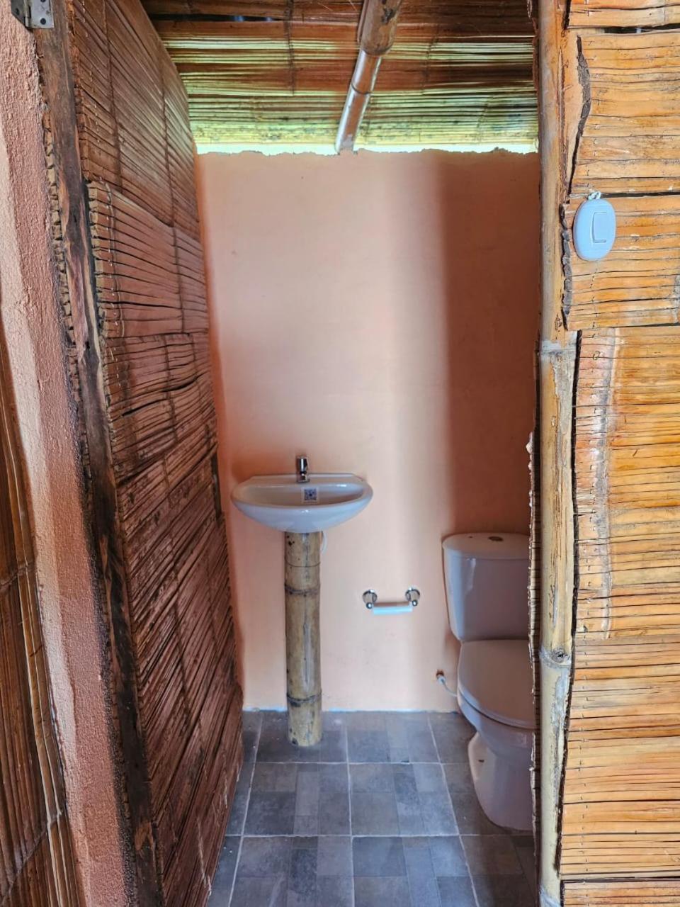 Estadero Los Hoyos Villavieja Ngoại thất bức ảnh