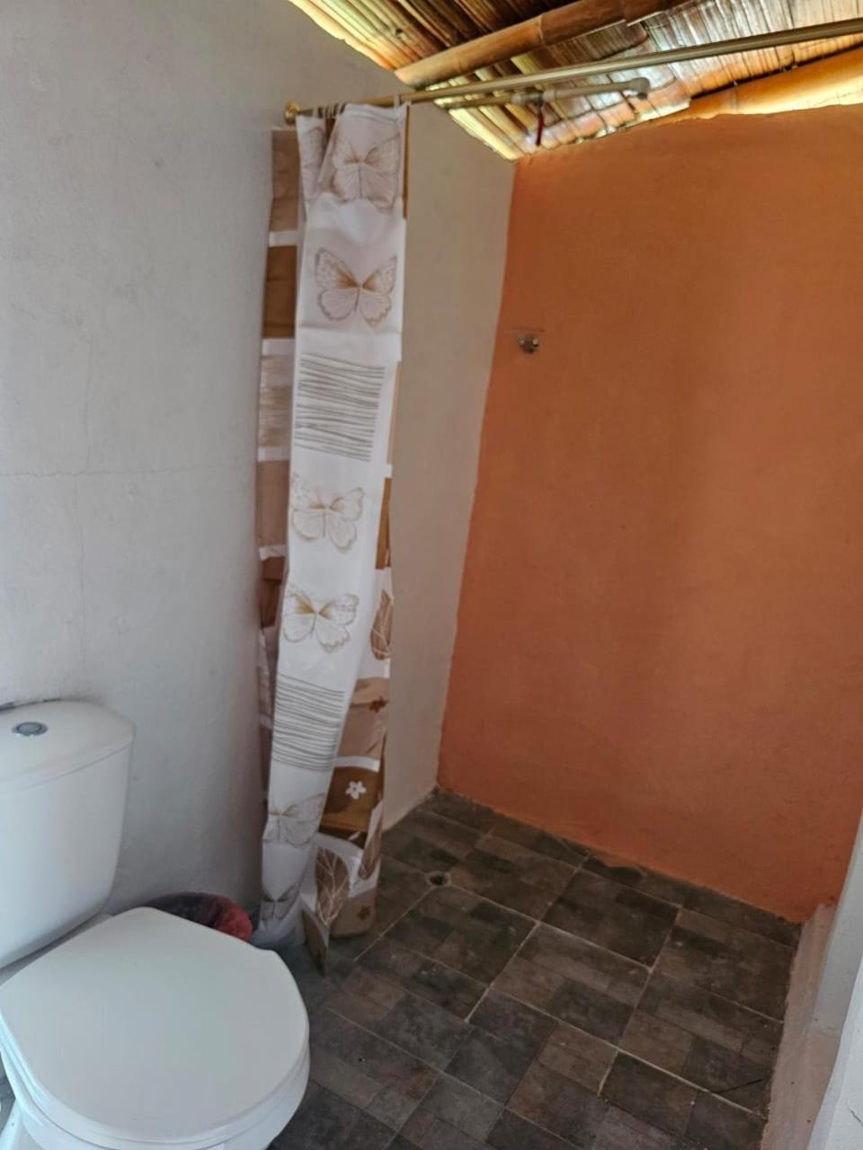 Estadero Los Hoyos Villavieja Ngoại thất bức ảnh