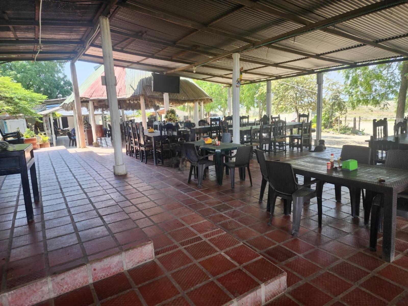 Estadero Los Hoyos Villavieja Ngoại thất bức ảnh
